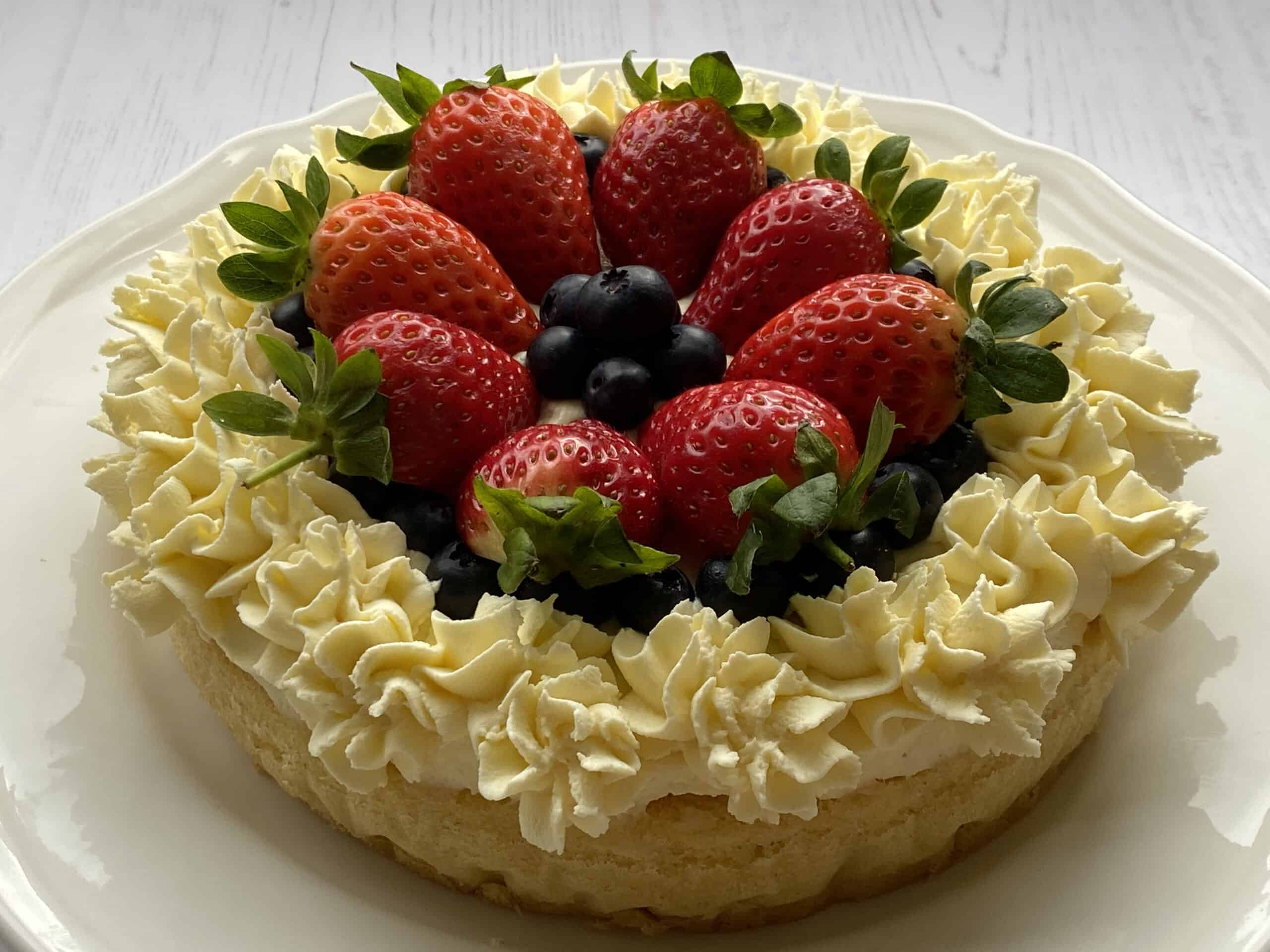 simulation cake model bakehouse shop store decoration cherry strawberry  blueberry kiwi fruit cream cake artificial food props - AliExpress